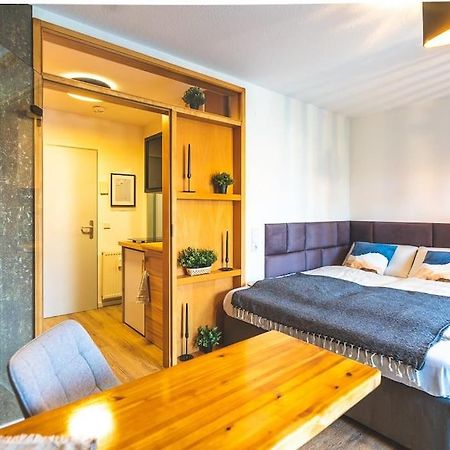 Golden Nugget Inkl Wlan, Parkplatz Lejlighed Detmold Eksteriør billede